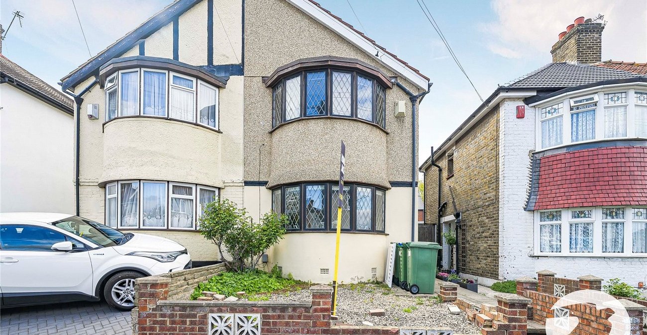 3 bedroom house for sale in Welling | Robinson Jackson