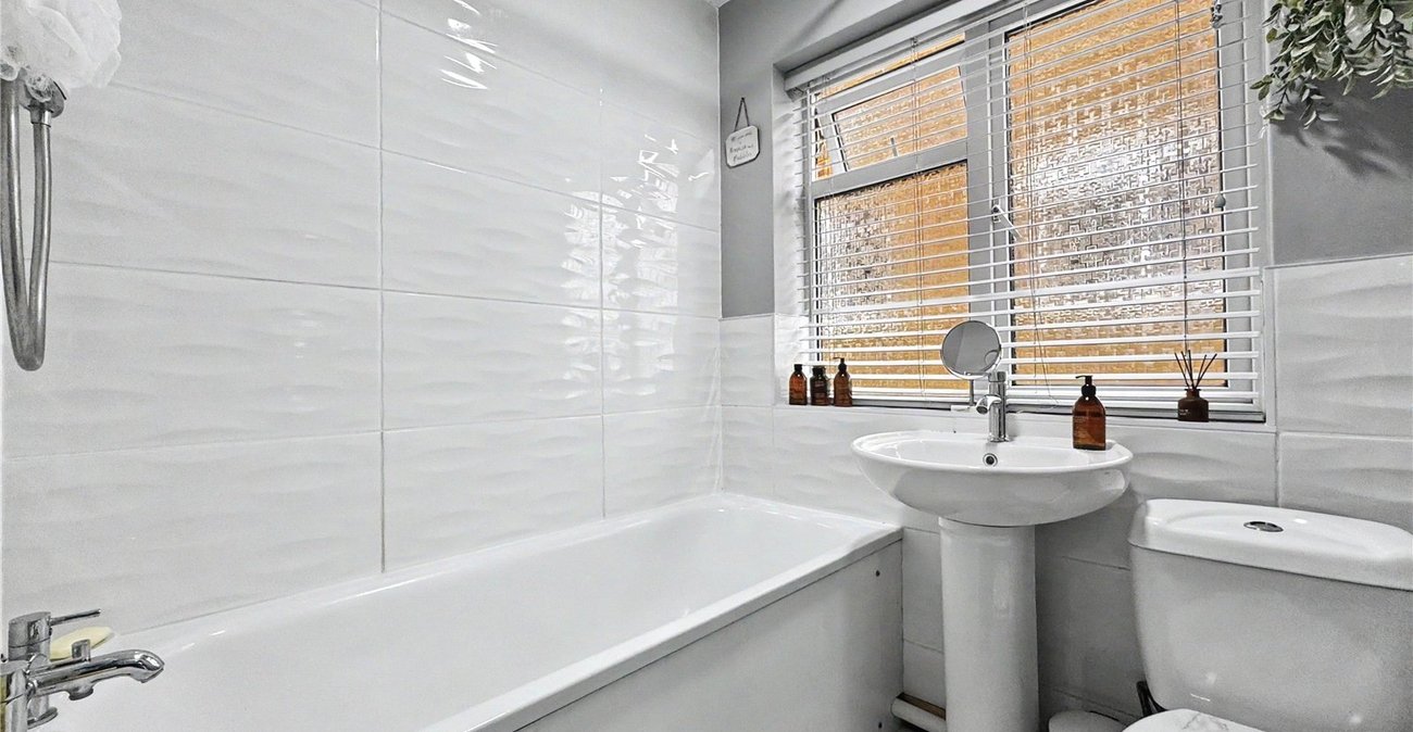 3 bedroom house for sale in Twydall | Robinson Michael & Jackson