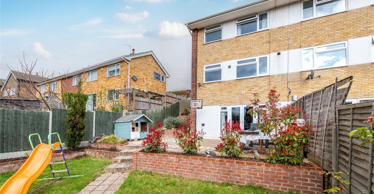 3 bedroom house for sale in Istead Rise | Robinson Michael & Jackson