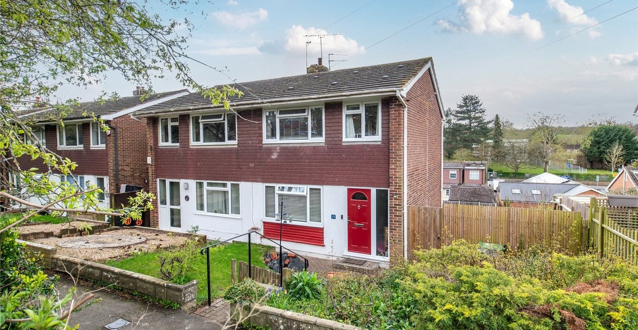 3 bedroom house for sale in Istead Rise | Robinson Michael & Jackson