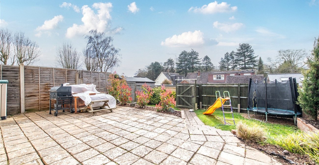 3 bedroom house for sale in Istead Rise | Robinson Michael & Jackson