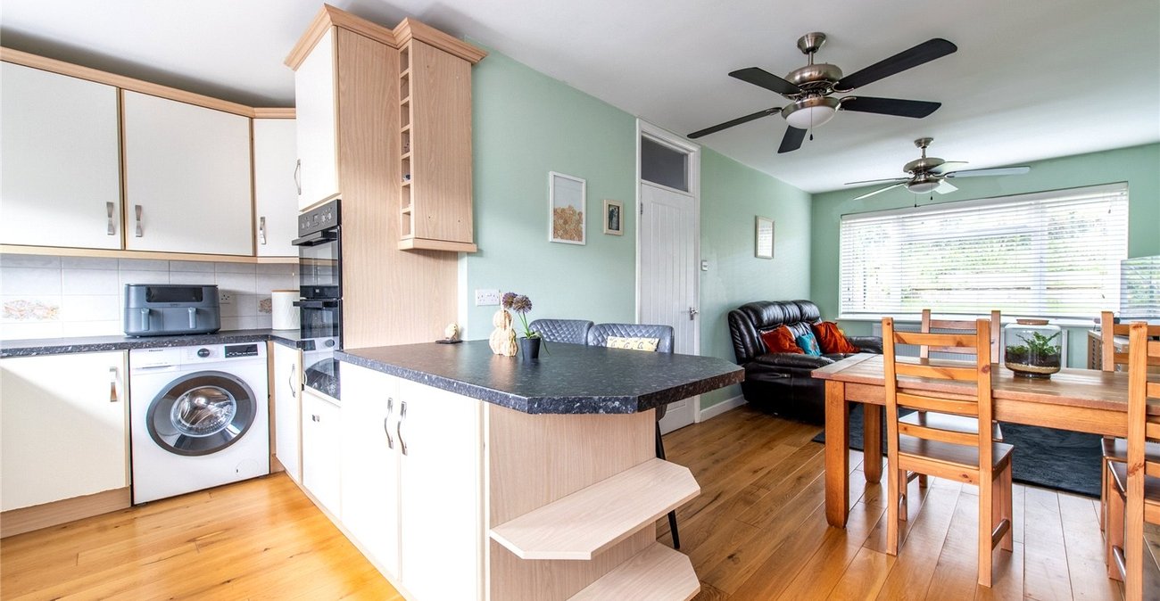 3 bedroom house for sale in Istead Rise | Robinson Michael & Jackson