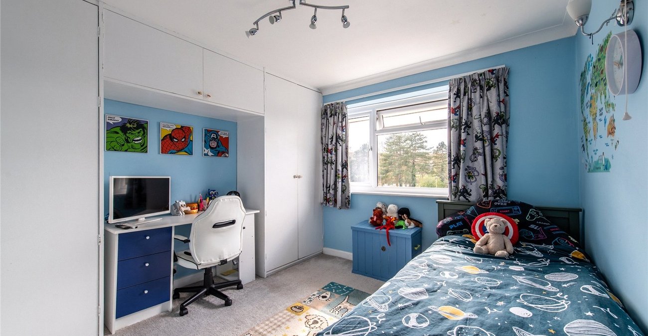 3 bedroom house for sale in Istead Rise | Robinson Michael & Jackson