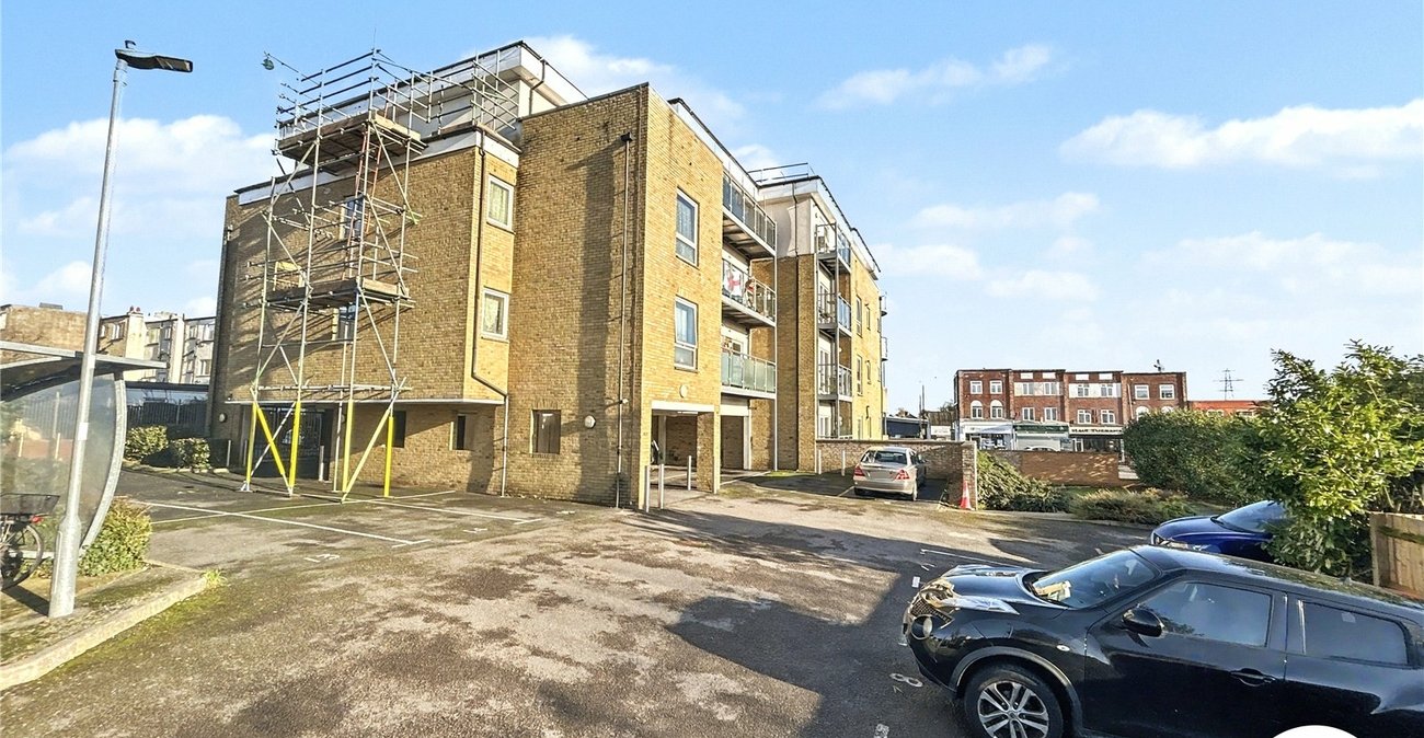 1 bedroom property for sale in  | Robinson Jackson