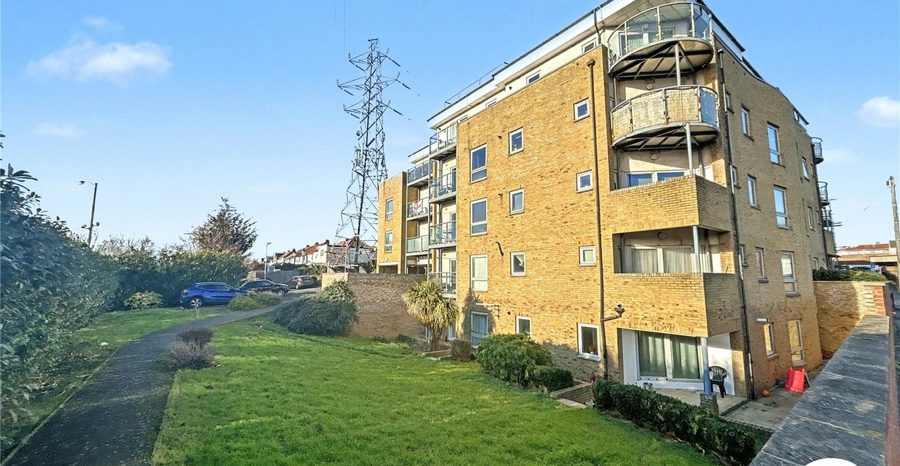 1 bedroom property for sale in  | Robinson Jackson