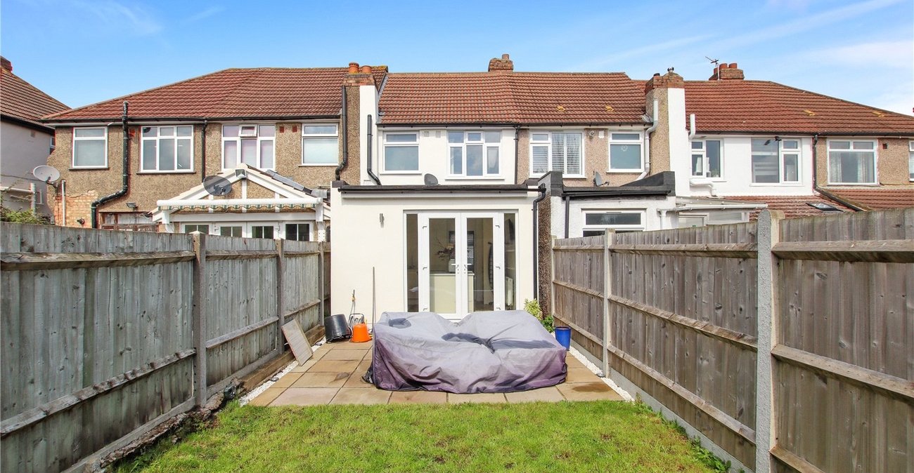 2 bedroom house for sale in Sidcup | Robinson Jackson