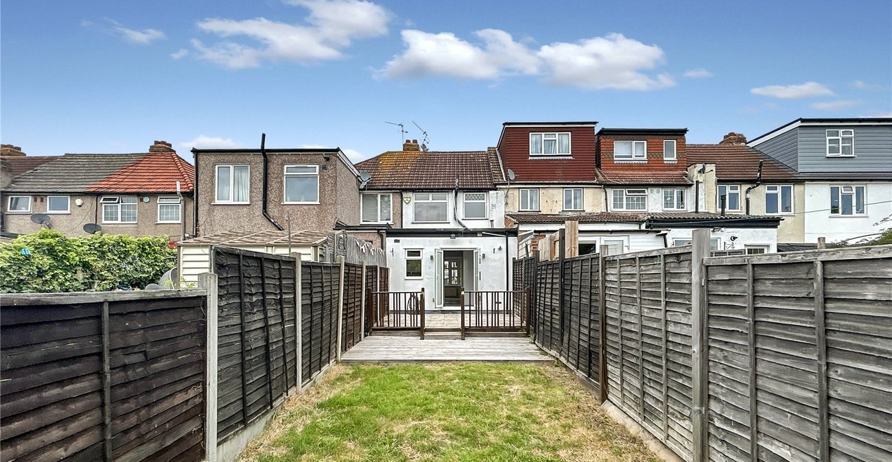 2 bedroom house for sale in Sidcup | Robinson Jackson