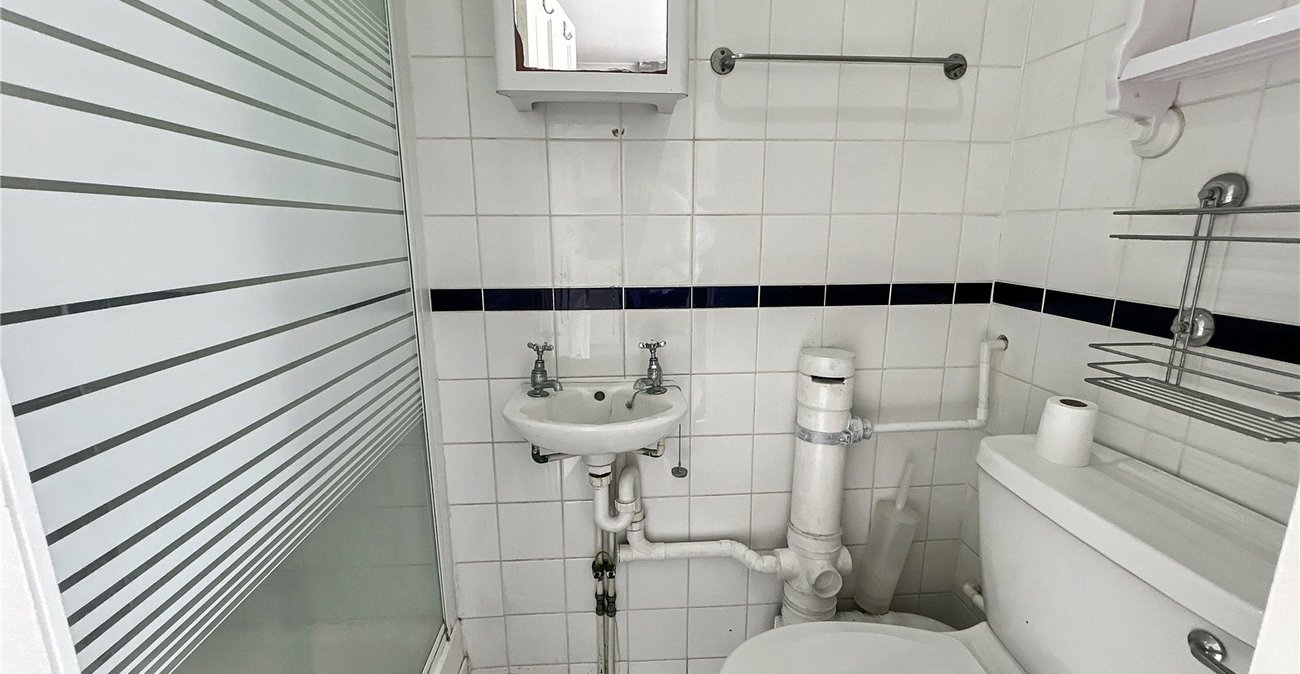 2 bedroom house for sale in Sidcup | Robinson Jackson