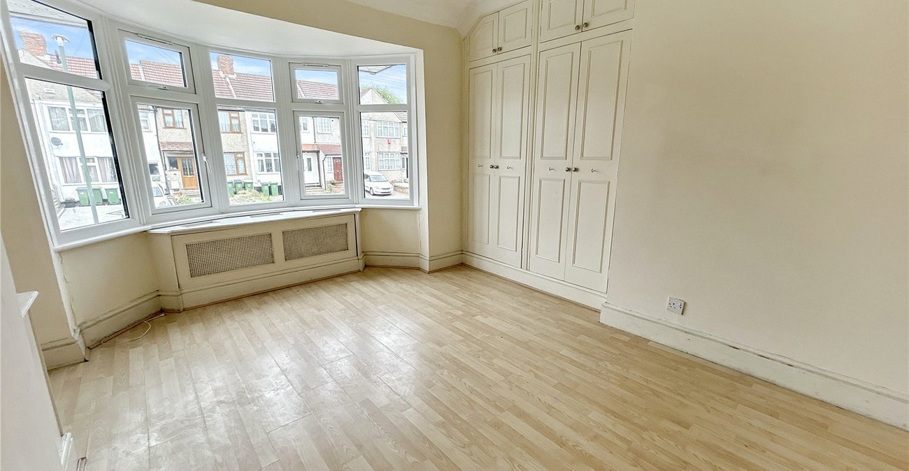 2 bedroom house for sale in Sidcup | Robinson Jackson