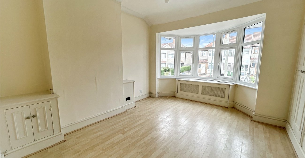 2 bedroom house for sale in Sidcup | Robinson Jackson