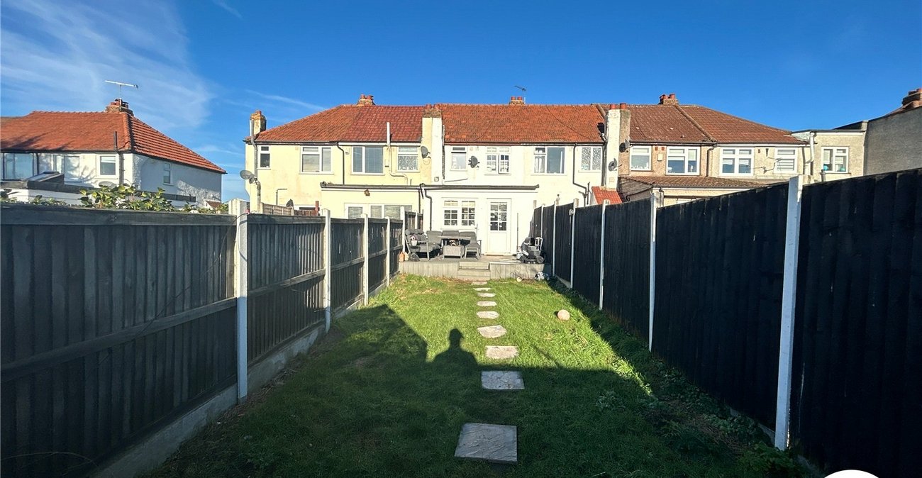 2 bedroom house for sale in Sidcup | Robinson Jackson