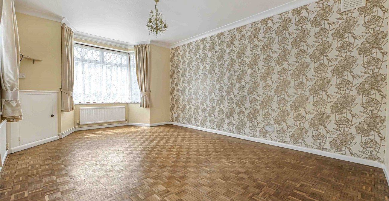 3 bedroom bungalow for sale in Rochester | Robinson Michael & Jackson