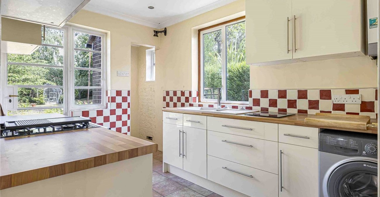 3 bedroom bungalow for sale in Rochester | Robinson Michael & Jackson