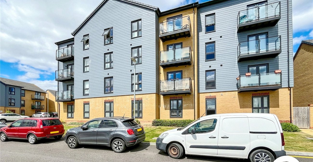 2 bedroom property for sale in Sittingbourne | Robinson Michael & Jackson