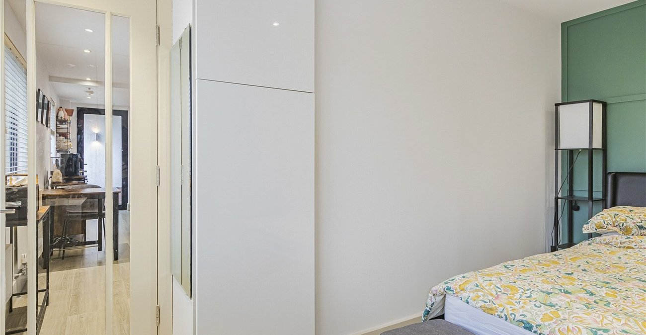 1 bedroom property for sale in 20 Lingfield Crescent | Robinson Jackson