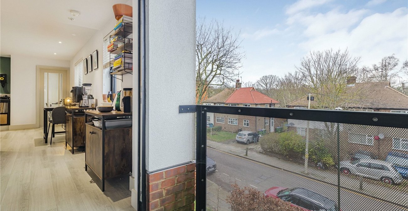 1 bedroom property for sale in 20 Lingfield Crescent | Robinson Jackson