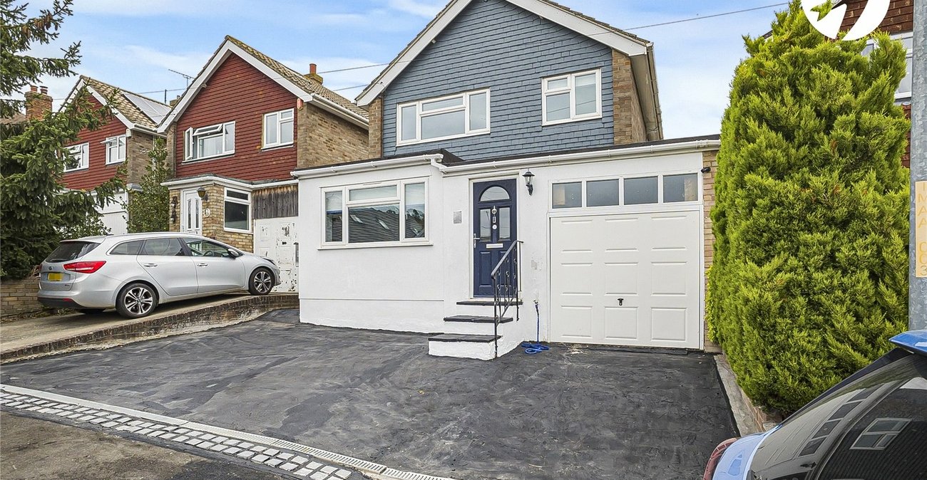 4 bedroom house for sale in Hextable | Robinson Jackson