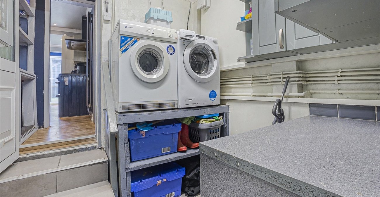 4 bedroom house for sale in Hextable | Robinson Jackson