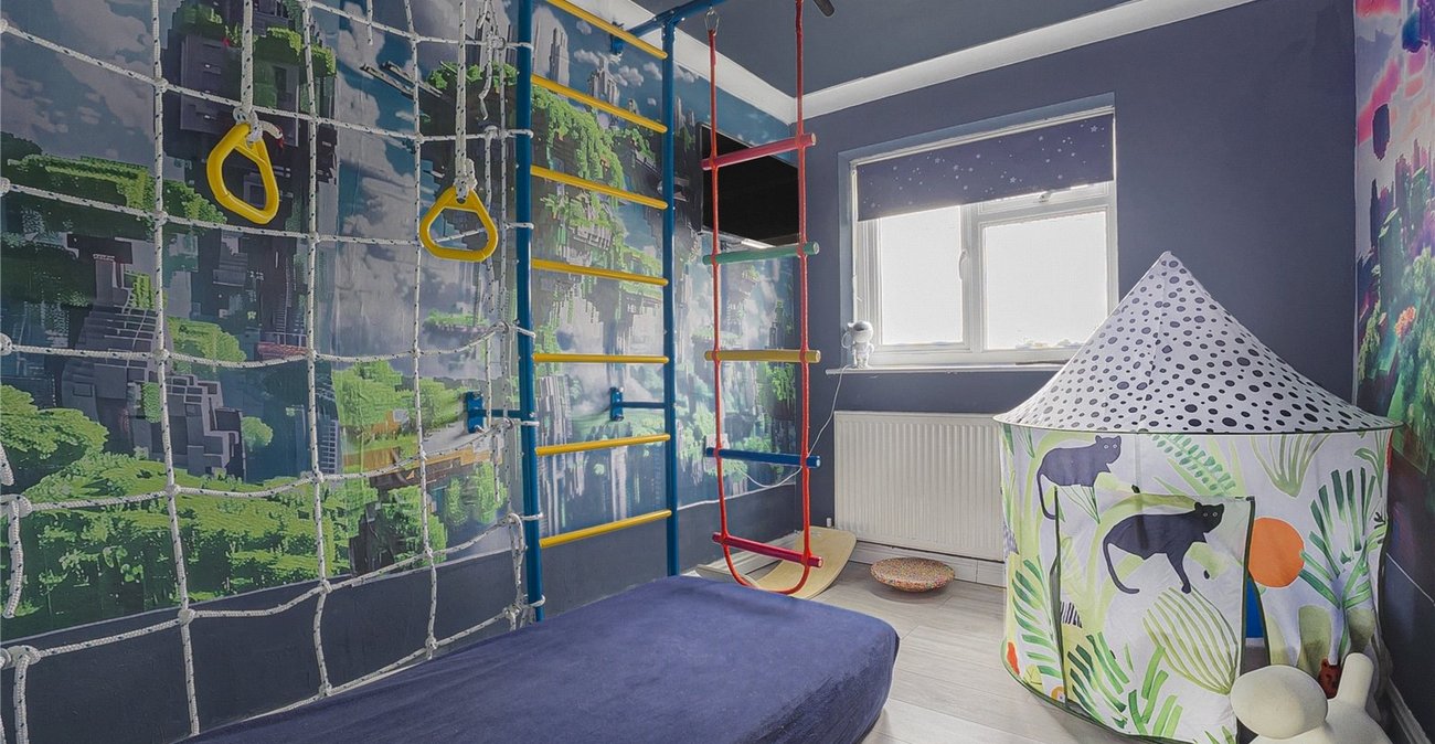 4 bedroom house for sale in Hextable | Robinson Jackson