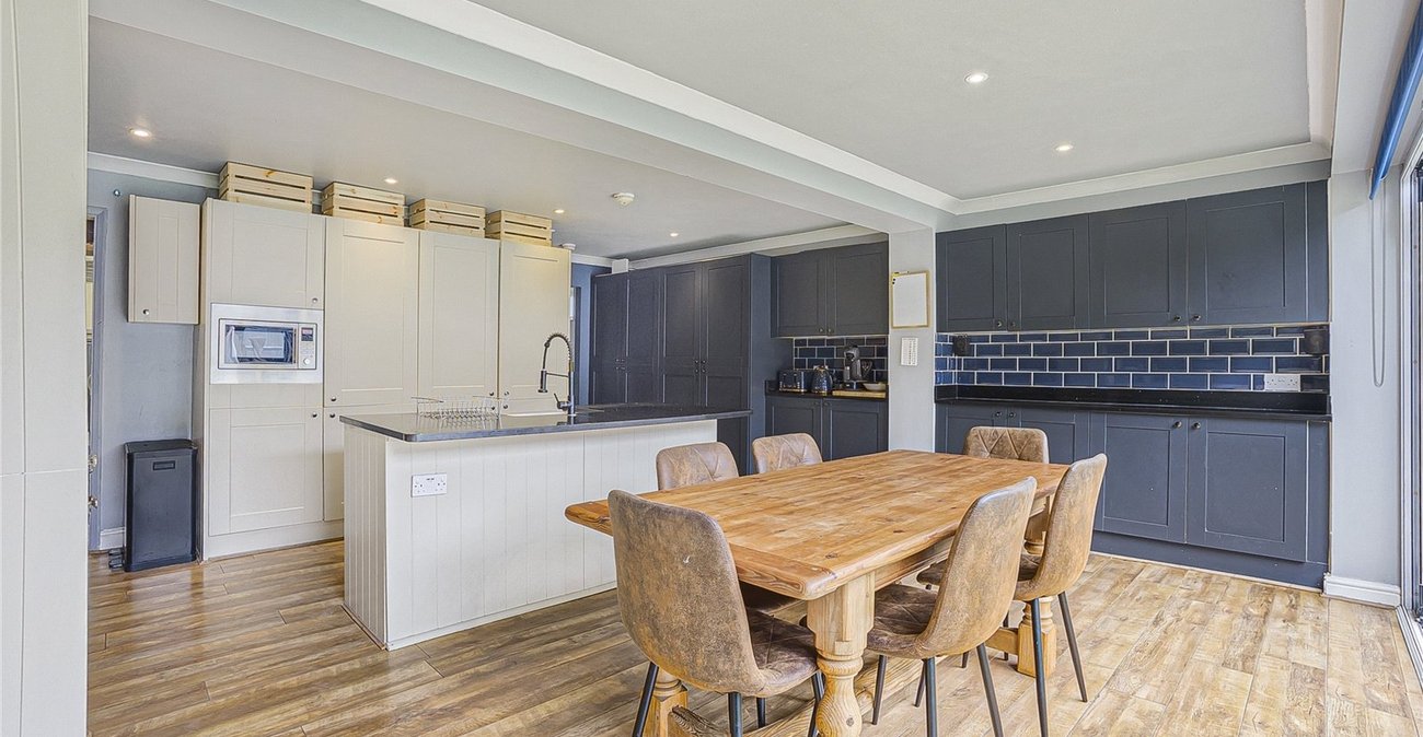 4 bedroom house for sale in Hextable | Robinson Jackson