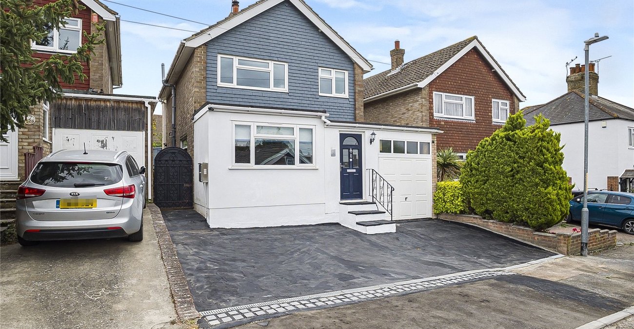 4 bedroom house for sale in Hextable | Robinson Jackson