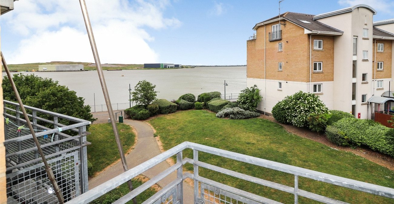 2 bedroom property for sale in Erith | Robinson Jackson
