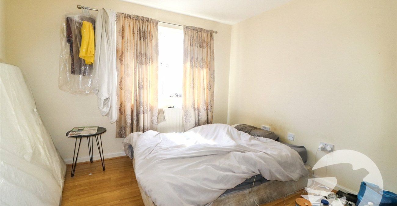 2 bedroom property for sale in Erith | Robinson Jackson