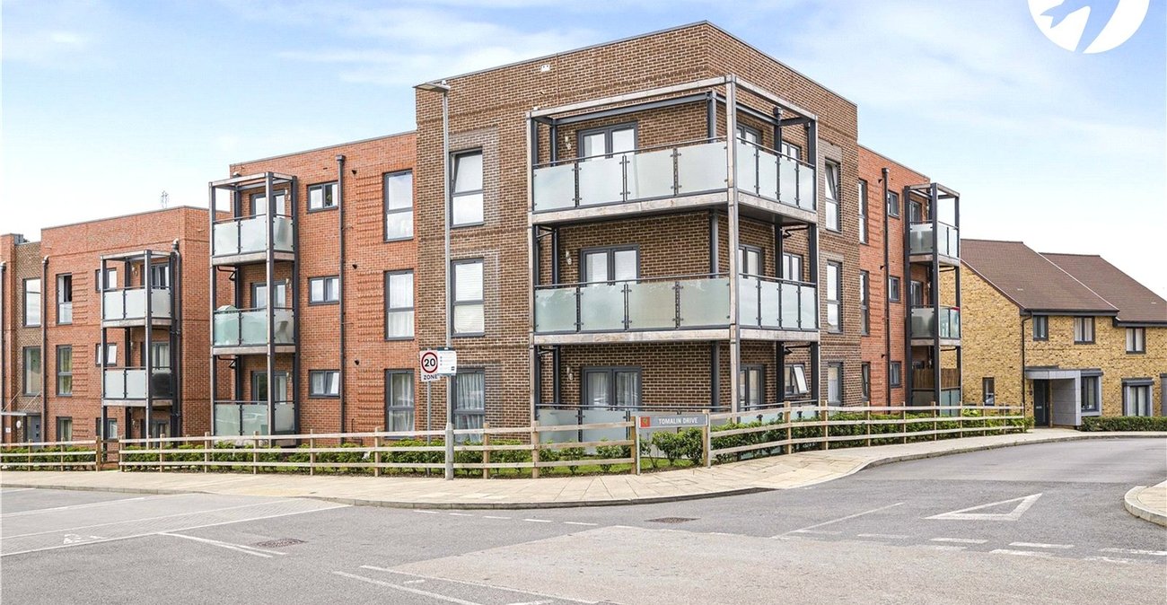 2 bedroom property for sale in Castle Hill | Robinson Jackson