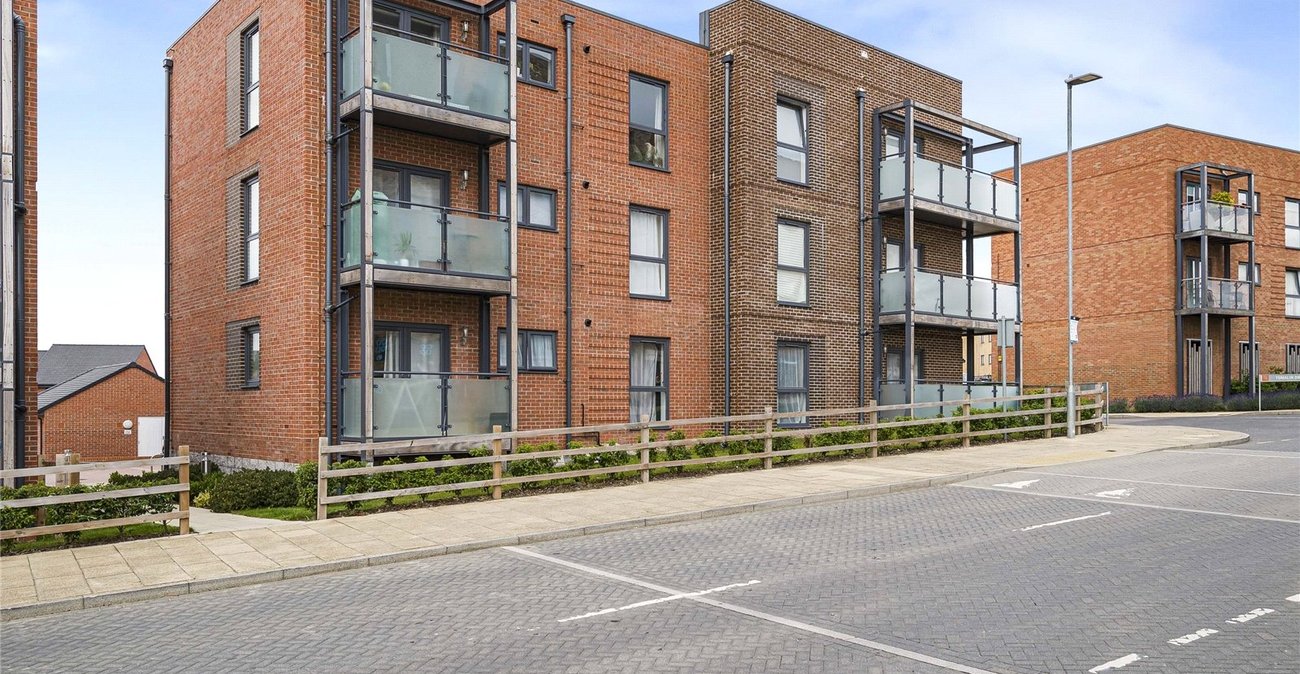 2 bedroom property for sale in Castle Hill | Robinson Jackson
