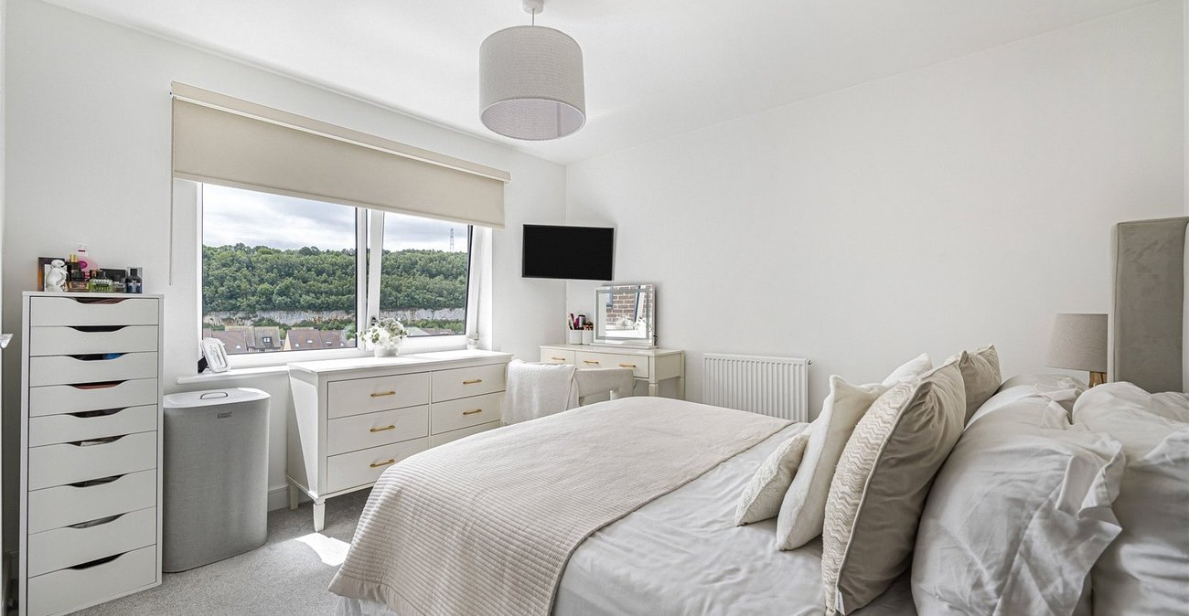 2 bedroom property for sale in Castle Hill | Robinson Jackson