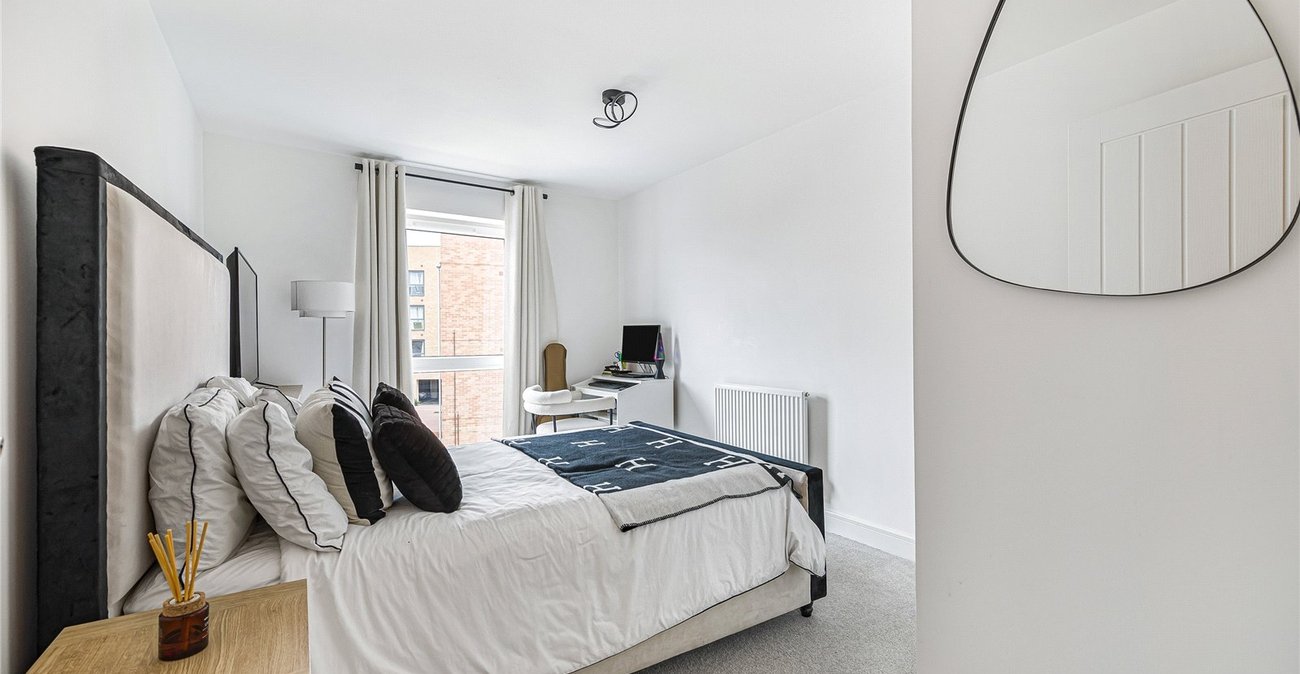 2 bedroom property for sale in Castle Hill | Robinson Jackson