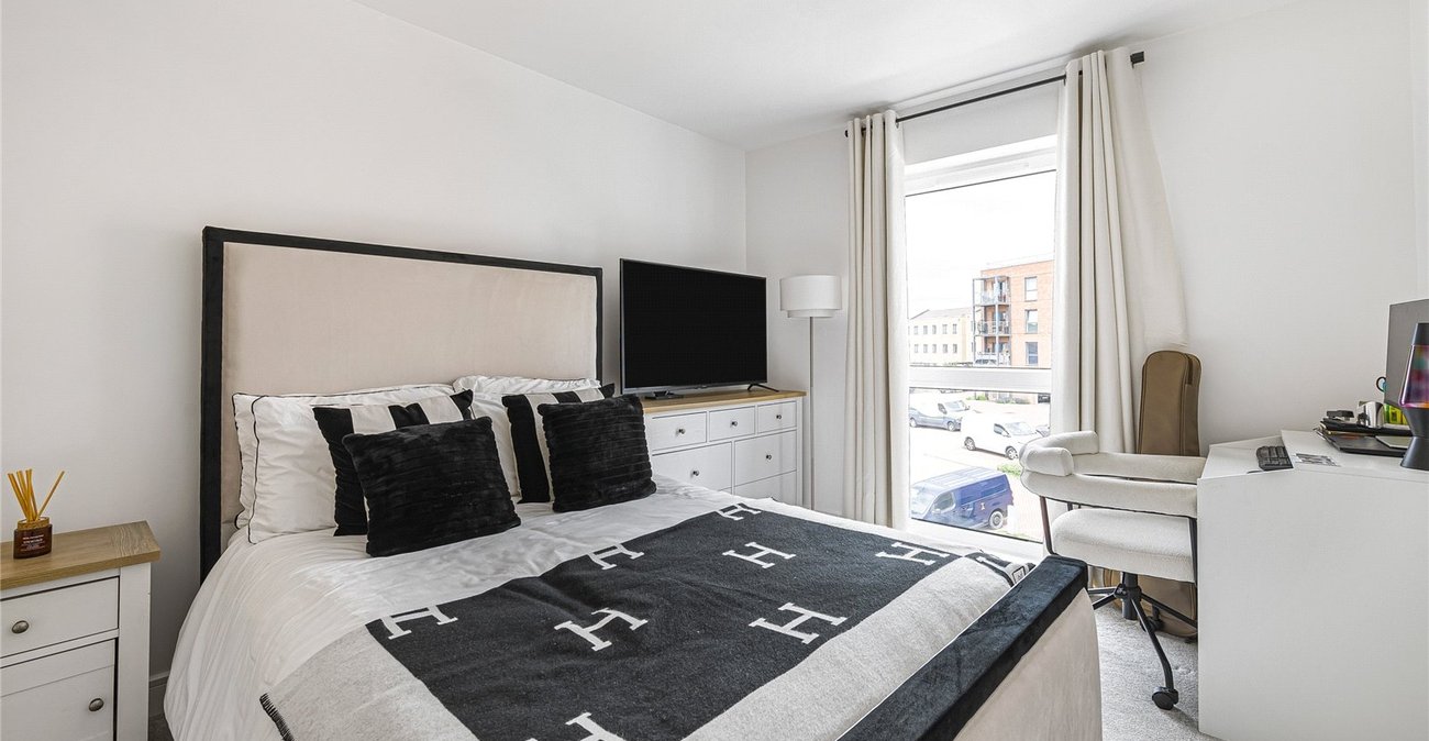 2 bedroom property for sale in Castle Hill | Robinson Jackson