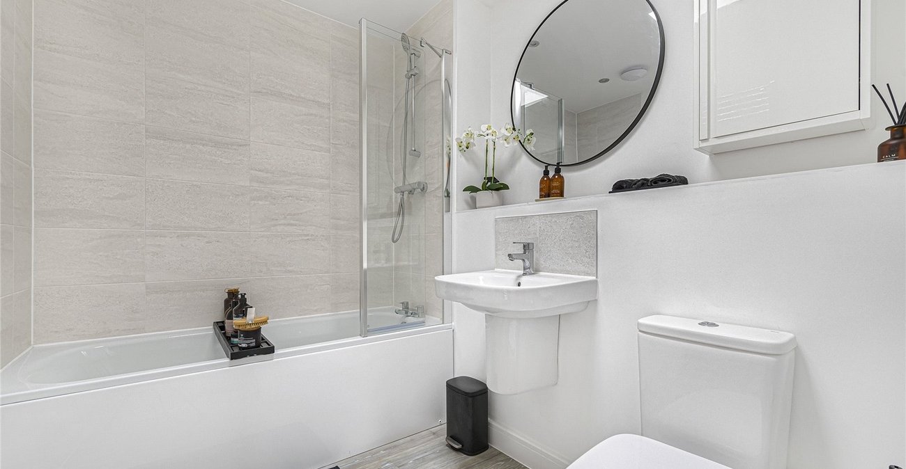 2 bedroom property for sale in Castle Hill | Robinson Jackson
