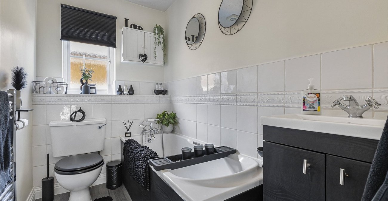 4 bedroom house for sale in High Halstow | Robinson Michael & Jackson