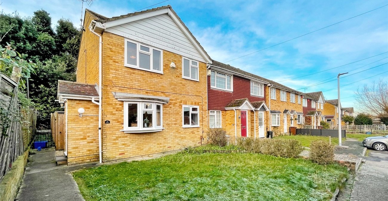 3 bedroom house for sale in Rainham | Robinson Michael & Jackson
