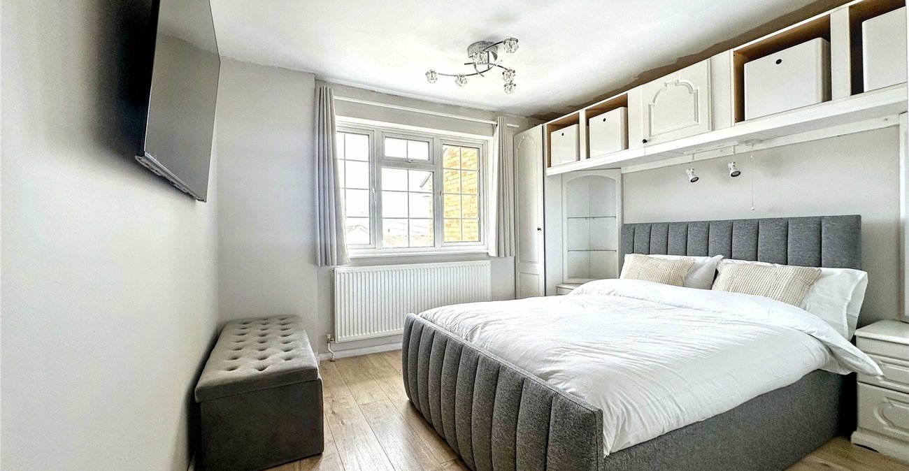 4 bedroom property for sale in Rainham | Robinson Michael & Jackson