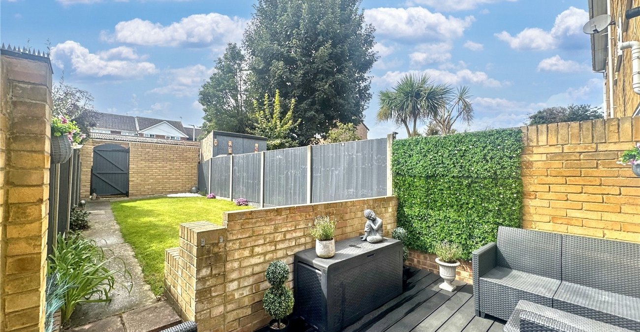 4 bedroom property for sale in Rainham | Robinson Michael & Jackson