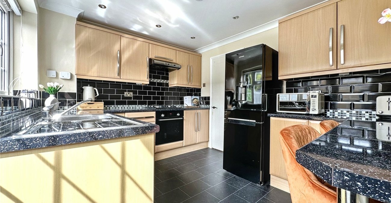 4 bedroom property for sale in Rainham | Robinson Michael & Jackson