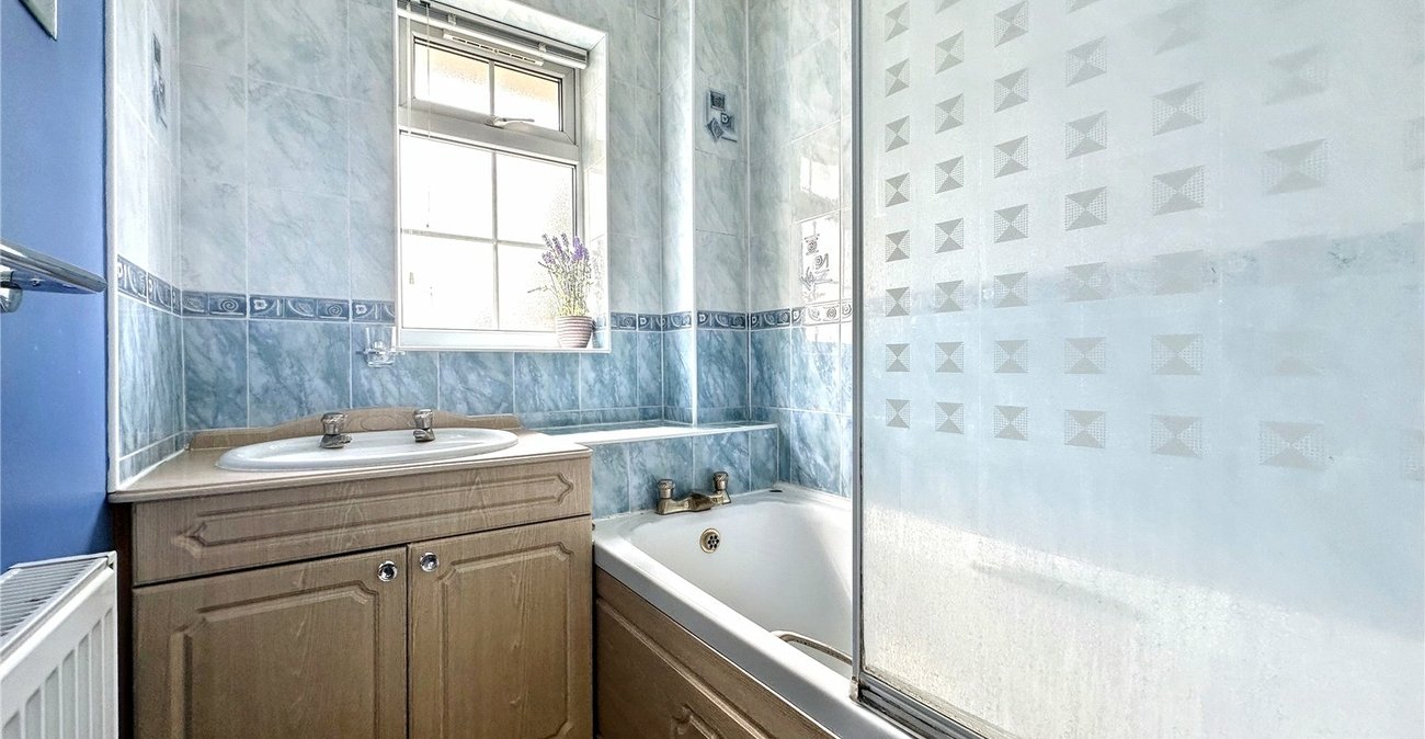 4 bedroom property for sale in Rainham | Robinson Michael & Jackson