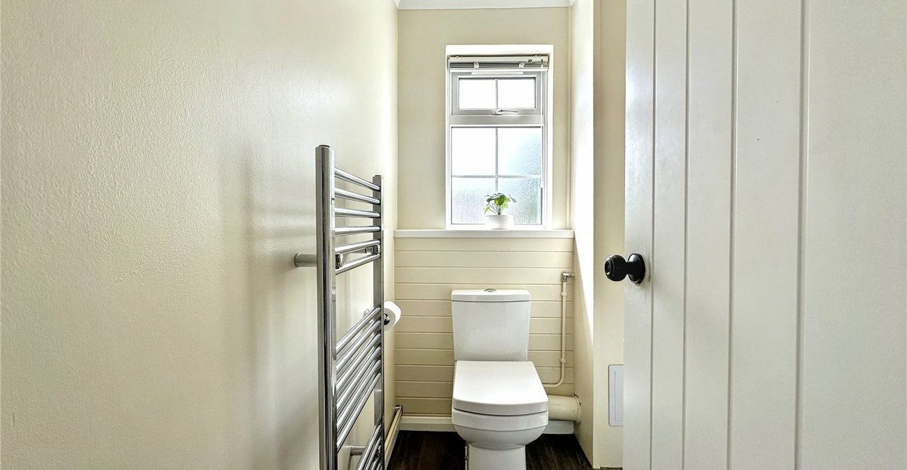 4 bedroom property for sale in Rainham | Robinson Michael & Jackson