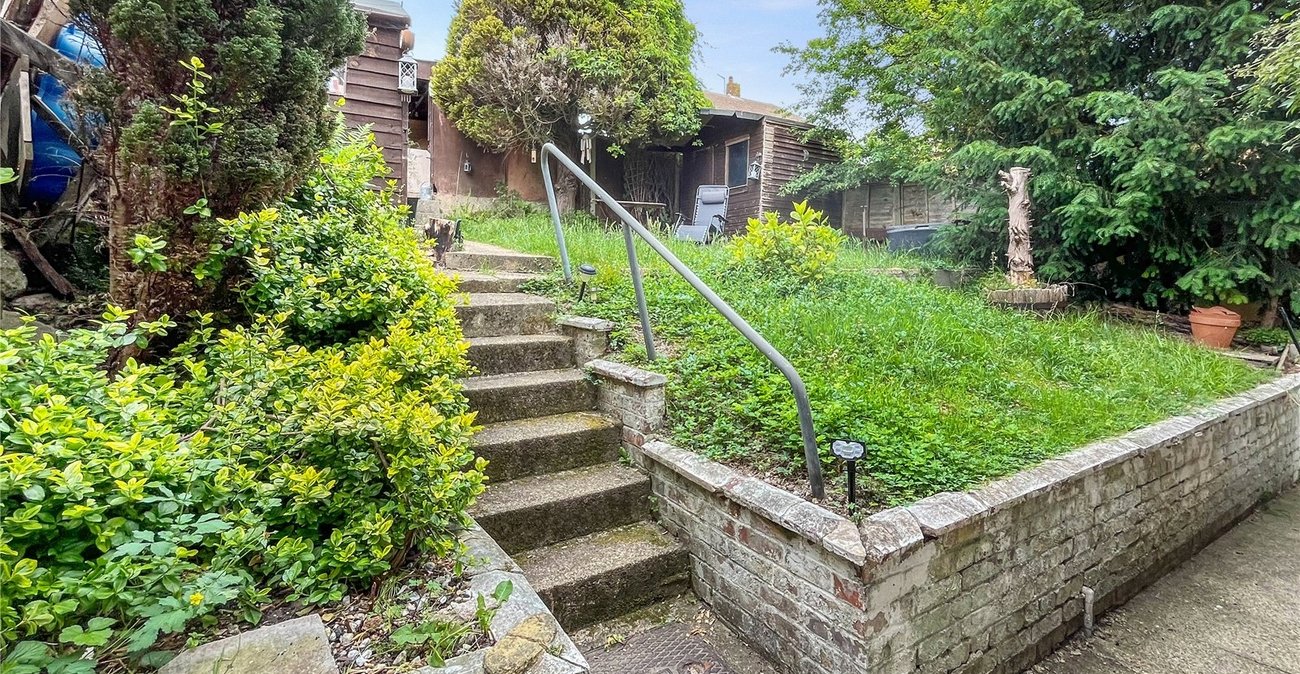 2 bedroom house for sale in Davis Estate | Robinson Michael & Jackson