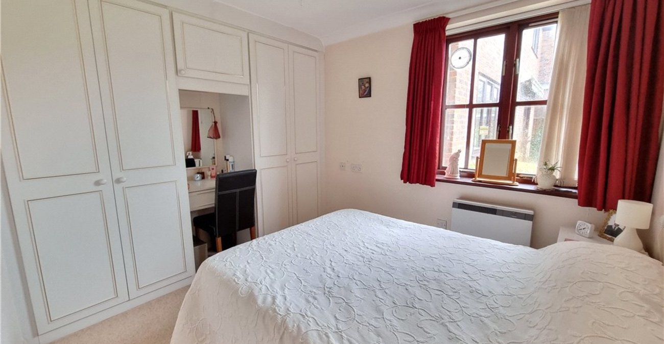 2 bedroom property for sale in Bromley | Robinson Jackson