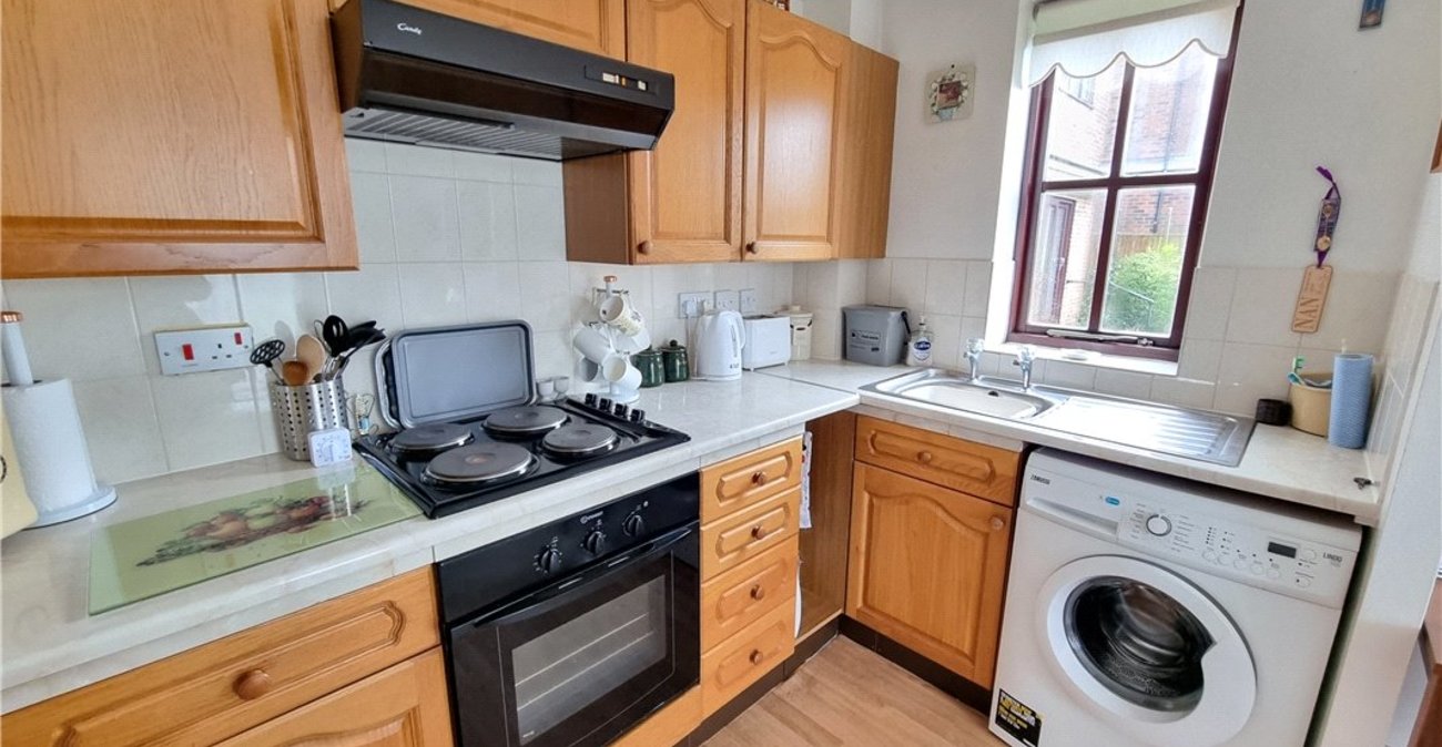 2 bedroom property for sale in Bromley | Robinson Jackson