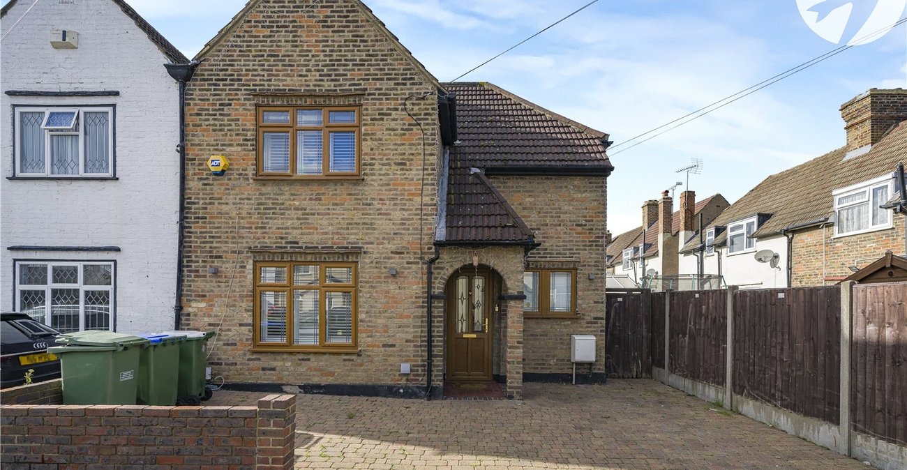 3 bedroom house for sale in Crayford | Robinson Jackson