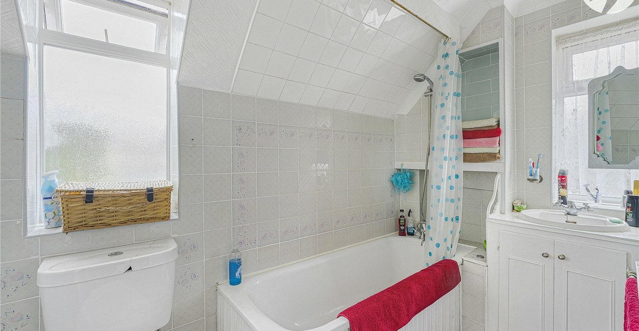 3 bedroom house for sale in Crayford | Robinson Jackson