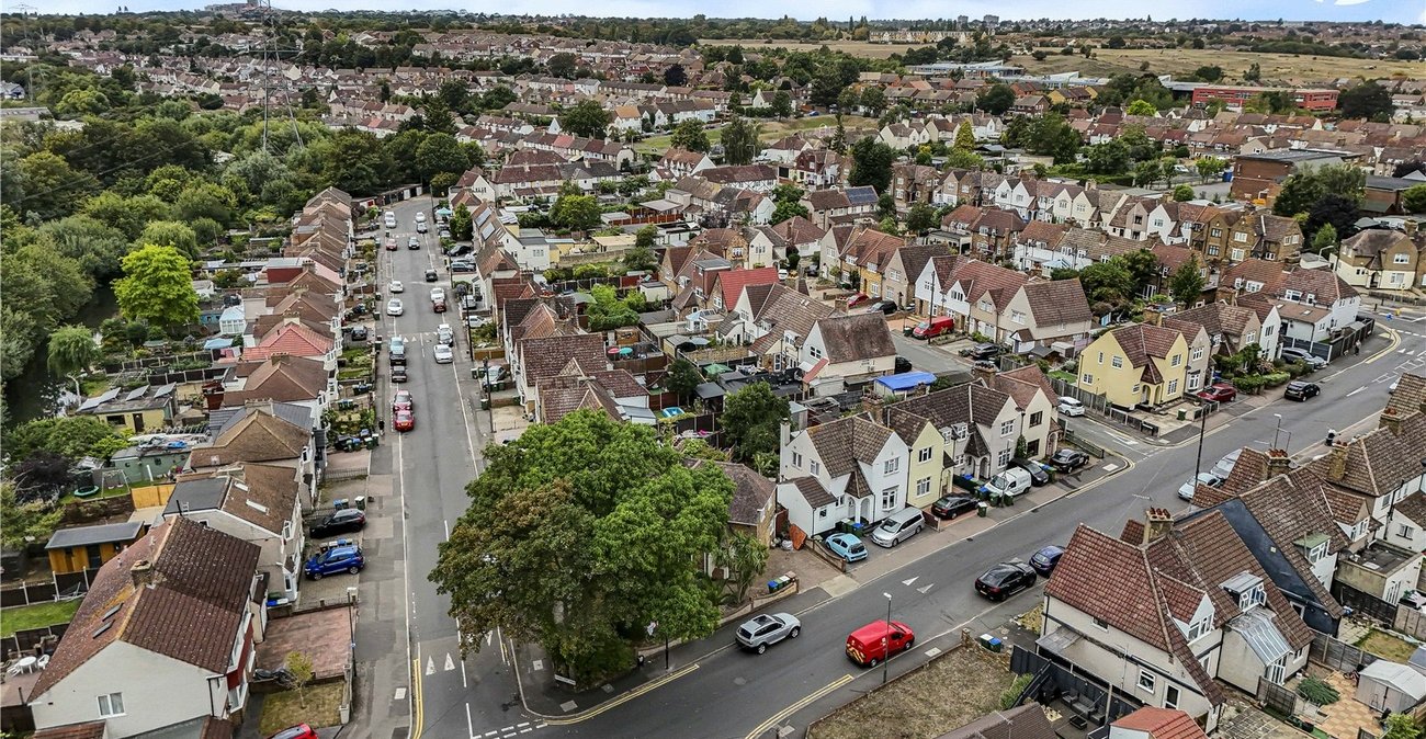 3 bedroom house for sale in Crayford | Robinson Jackson