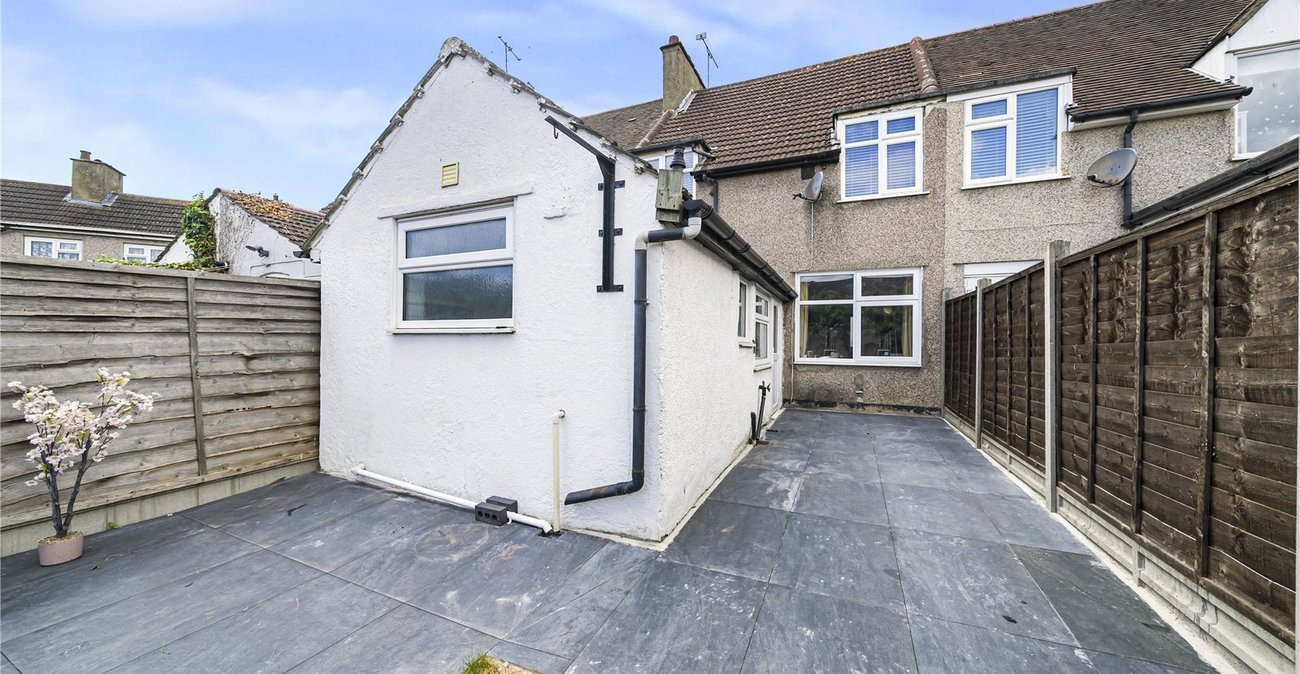 3 bedroom house for sale in Crayford | Robinson Jackson