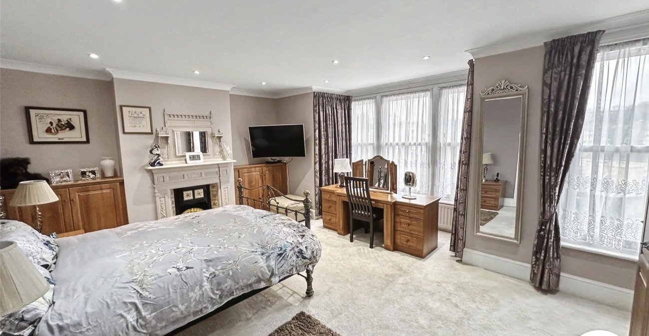 5 bedroom house for sale in Chatham | Robinson Michael & Jackson