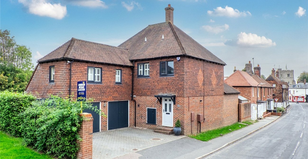 4 bedroom house for sale in Lenham | Robinson Michael & Jackson