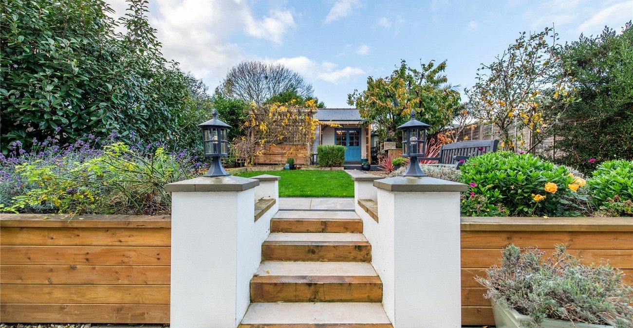 4 bedroom property for sale in Rainham | Robinson Michael & Jackson